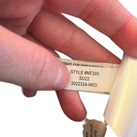 Madewell 100% cotton embroidered blouse. Size medium - Picture 5 of 8